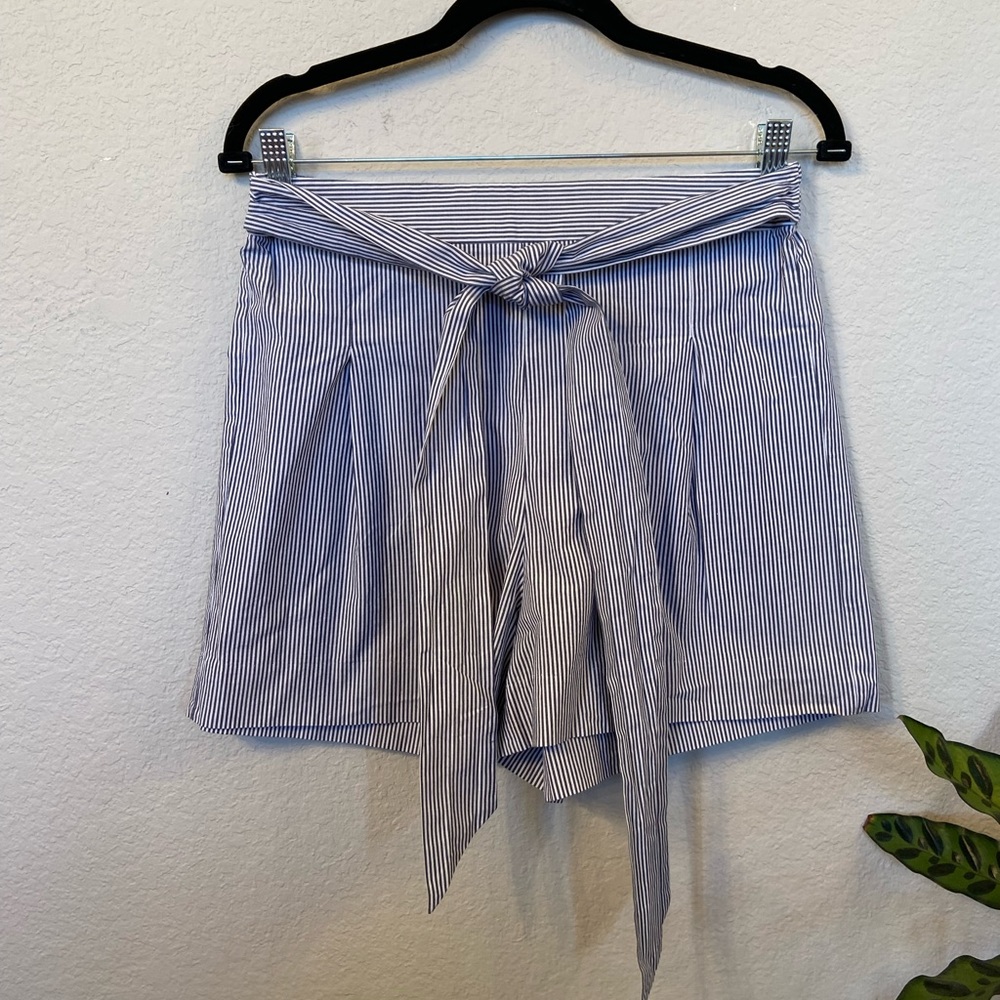 J. by J.CREW Blue White Oxford Striped Tie Waist Shorts size 6 Cotton